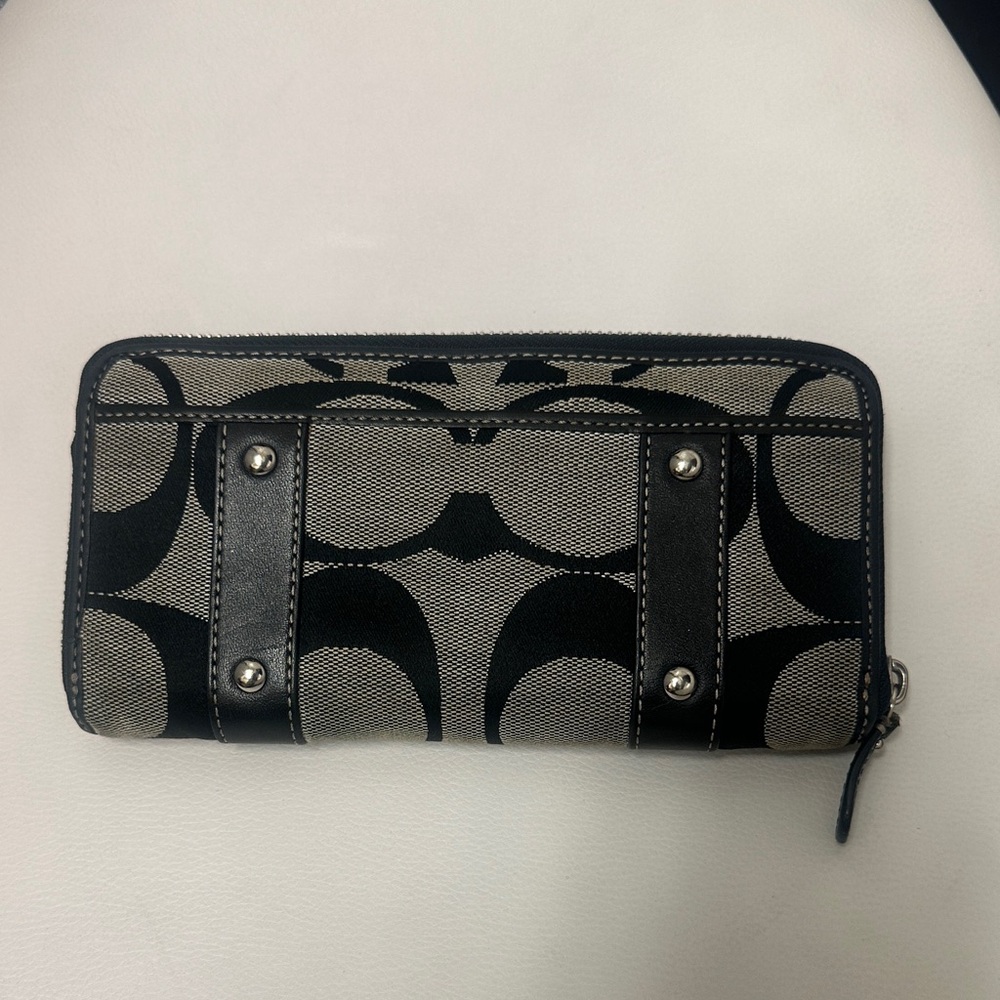 Coach Signature Canvas ZOE double buckle Wallet in black & gray, Silver Accents - Picture 3 of 14